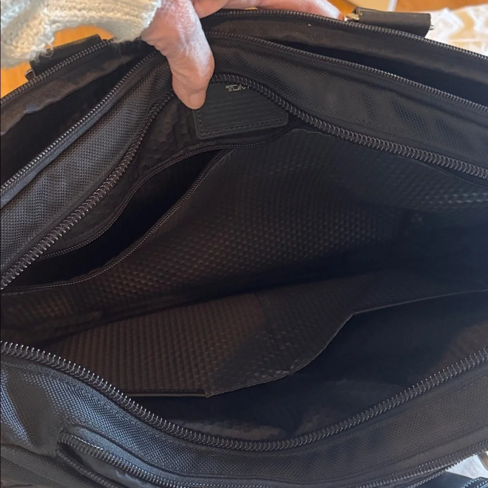 Tumi black computer bag. Like new.